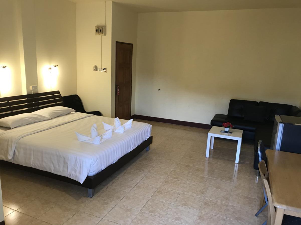 Ferb Guest House Patong Bagian luar foto