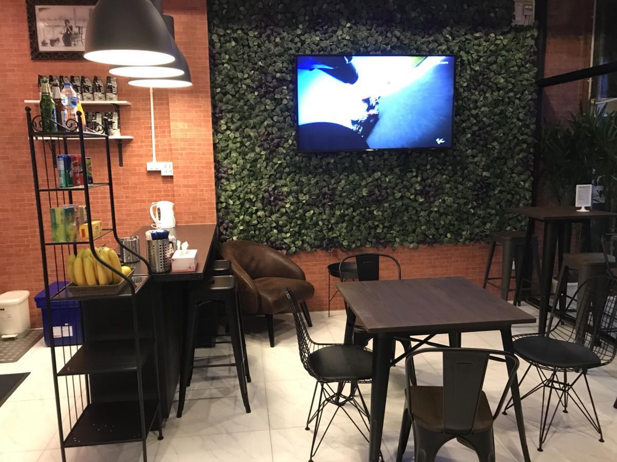 Ferb Guest House Patong Bagian luar foto