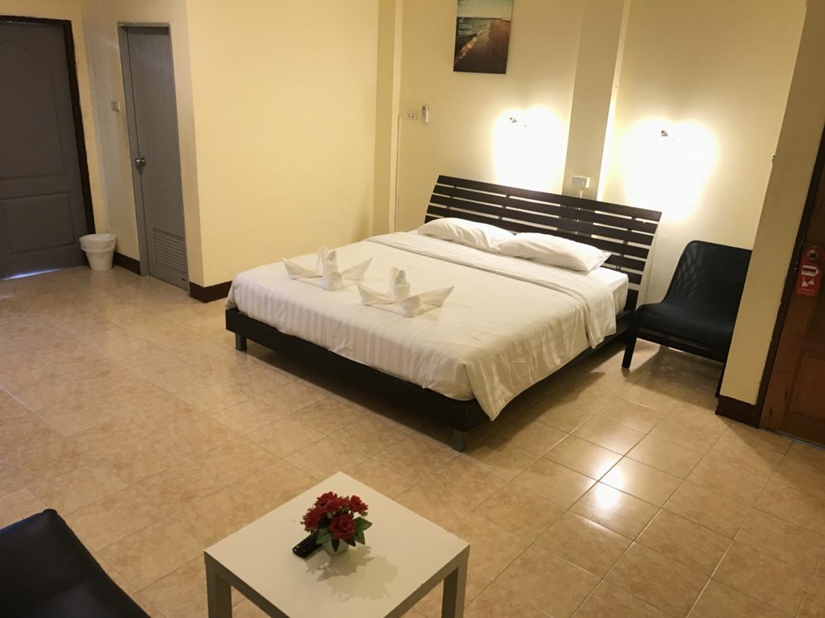 Ferb Guest House Patong Bagian luar foto
